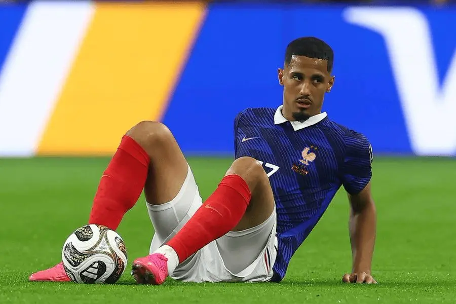 William Saliba descarta cirurgia e deve ficar afastado por meses